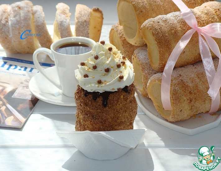 Пышные булочки с корицей и карамельной начинкой