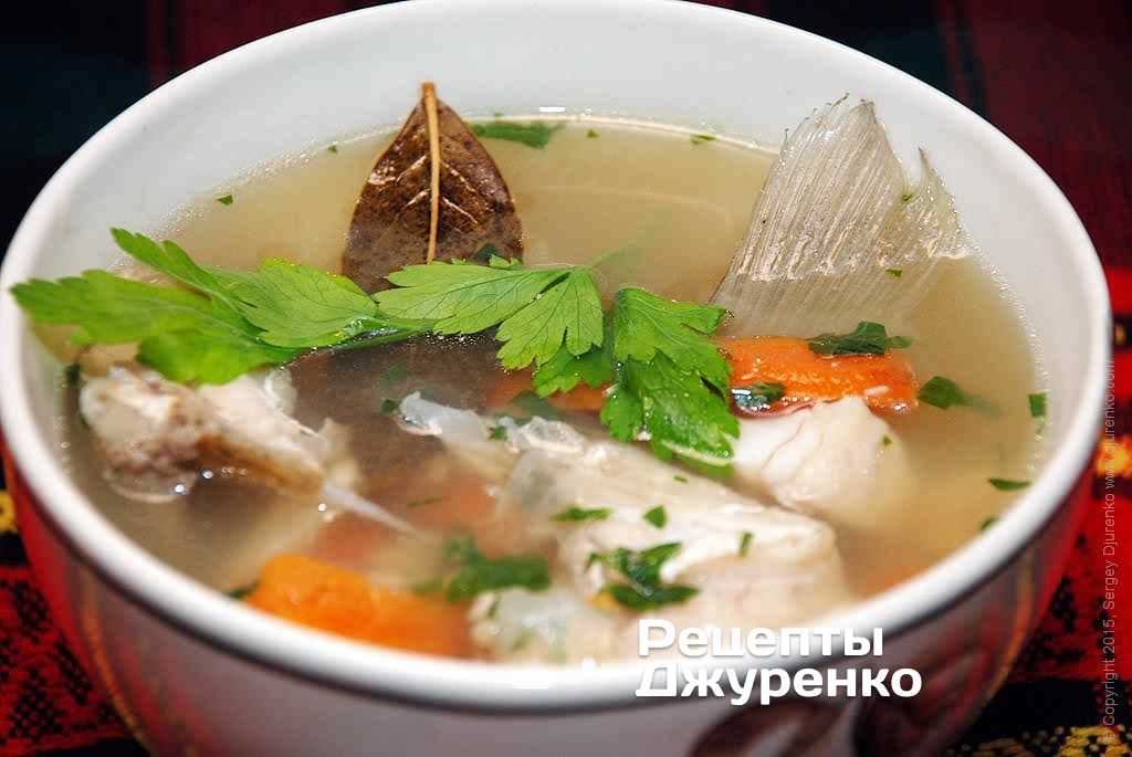 Отварные деликатесы: рецепты супов из птицы, рыбы и ракообразных