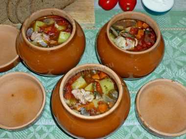Томатный суп с мясом и лапшой