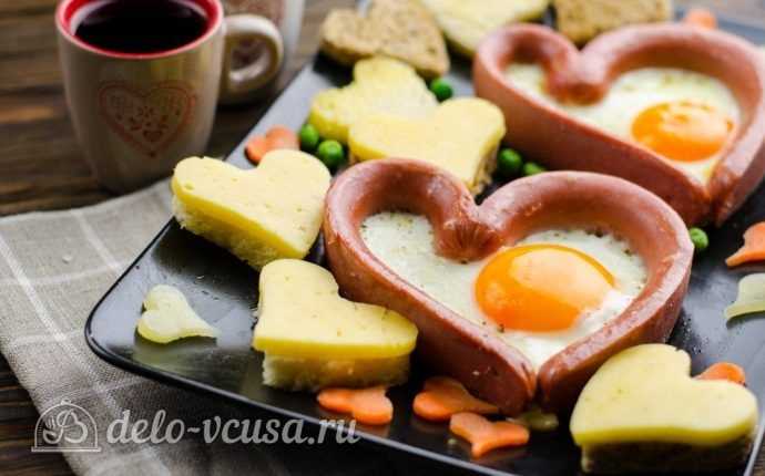 2. Блинчики с ягодами и сиропом