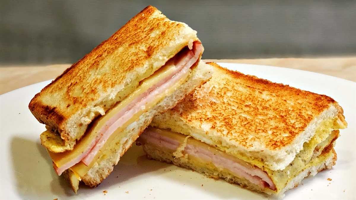 Яичница с помидорами и зеленью