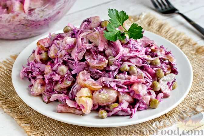 Салаты с кислой капустой: традиционный вкус и полезность на столе