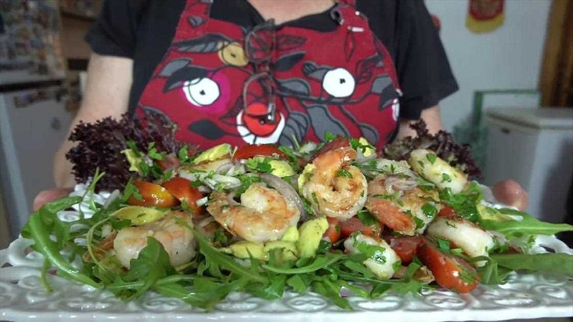 Пикантный креветочный салат с азиатским вкусом