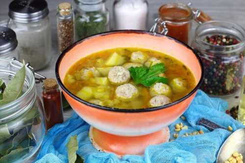 Сытные рецепты мясных супов: грибной, гороховый и томатный