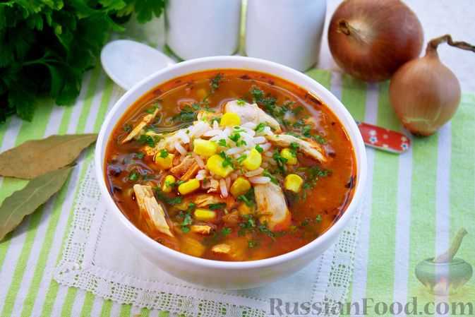 Пикантна кукурузная похлебка с карри и креветками