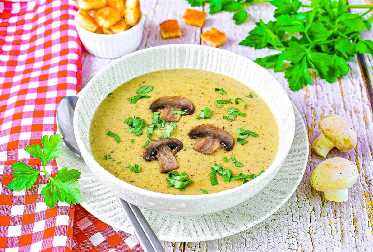 Томатный суп с курицей и рисом