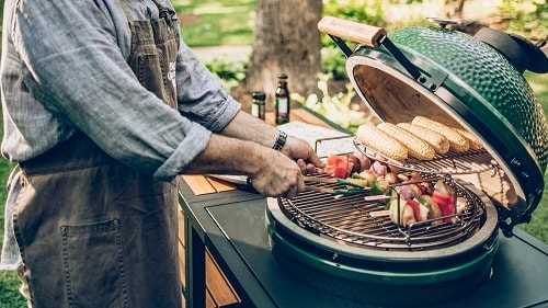 Мясные блюда на гриле: сосиски, бекон и стейки для истинных ценителей барбекю