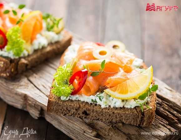 Яичница с крабовыми палочками: простой и быстрый рецепт