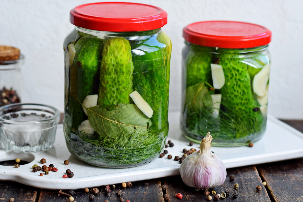Соление огурцов на зиму: подробный рецепт и секреты вкусных баночных огурцов Как просто и вкусно солить огурцы на зиму в банках подробный рецепт